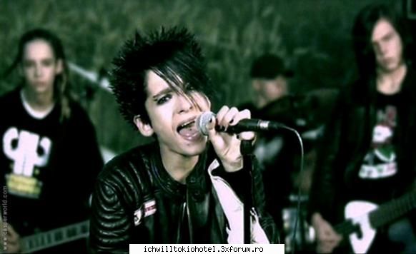Tokio hotel lyrics - "Durch Den Monsun" Das fenster цffnet sich - Tokio Hotel